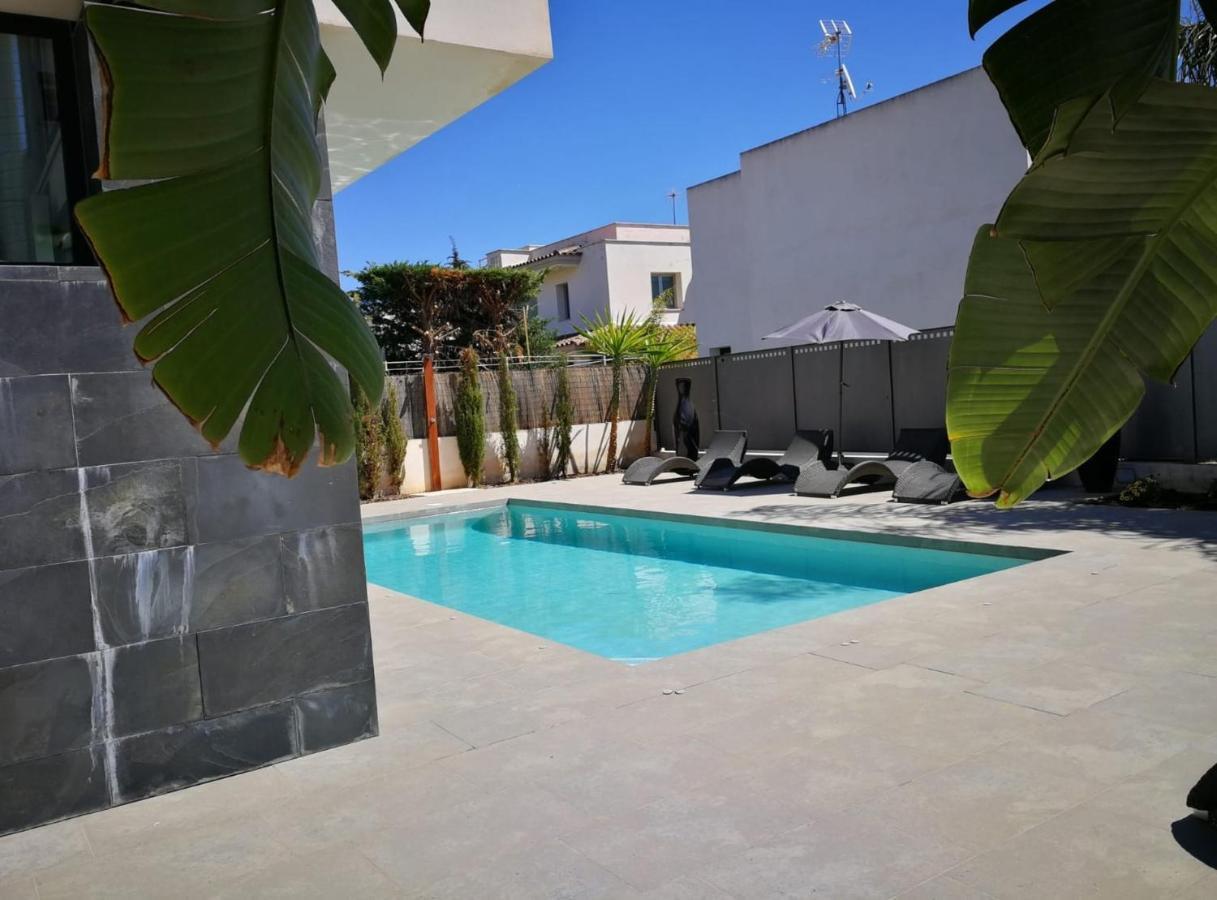Villa Camomilla 43, *