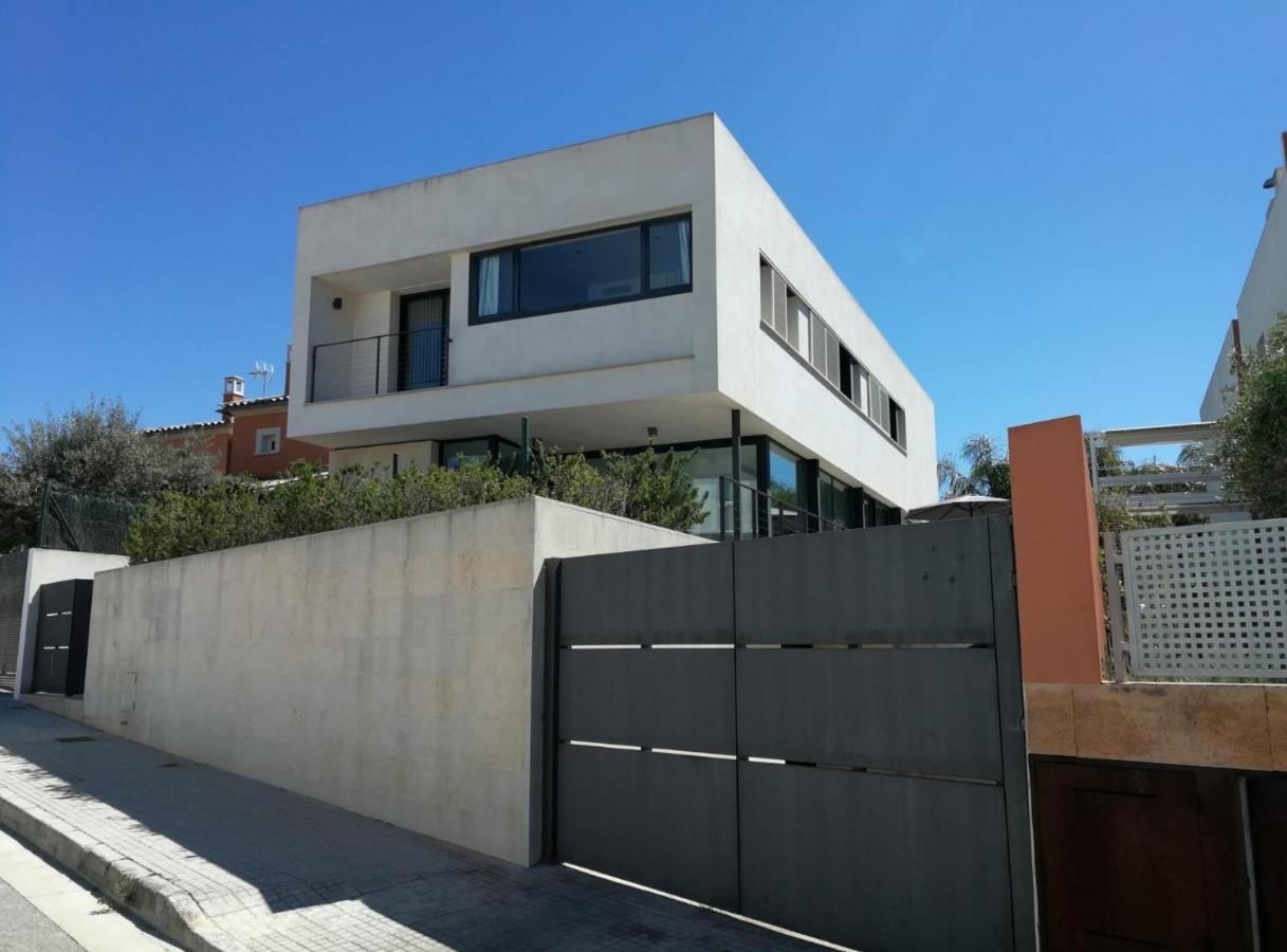 Camomilla 43, Villa